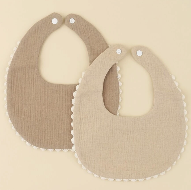 Earthy Cotton Scallop Trim Bib (Set of 2)