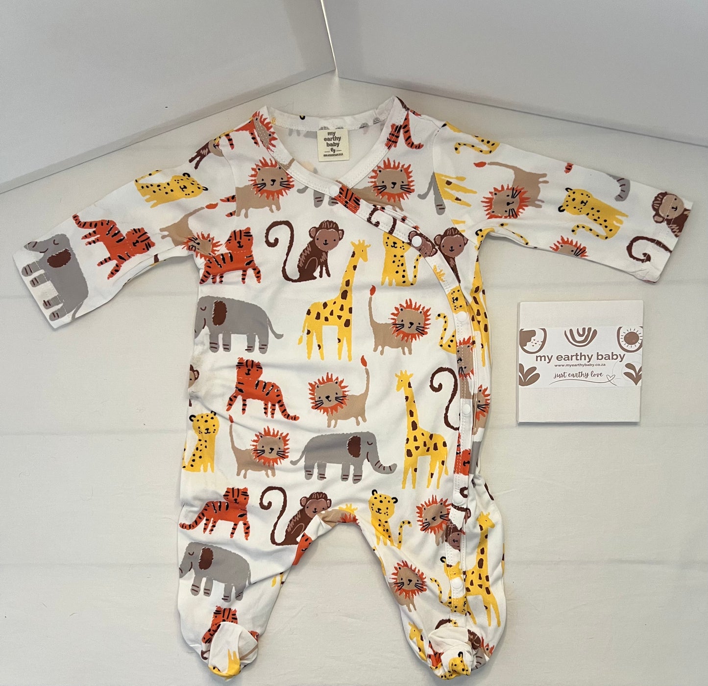 BABY ON SAFARI GIFT SET (onesie, blanket, teether, brush, hello world)