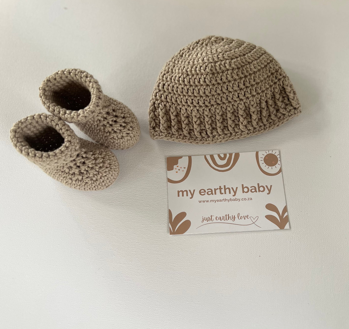 SUMMER COFFEE GIFT SET (onesie vest, blanket, teether, brush, pacifier, hello world)