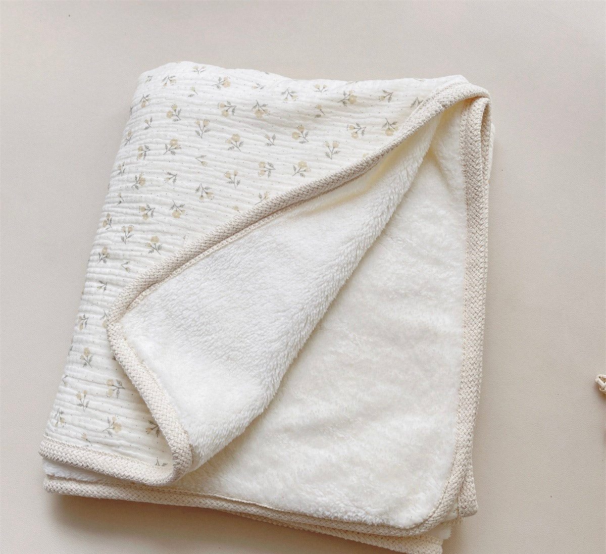 Earthy Cotton and Fluffy Fleece Blanket