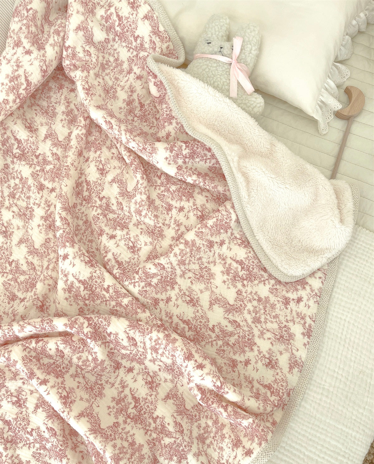 Earthy Cotton and Fluffy Fleece Blanket
