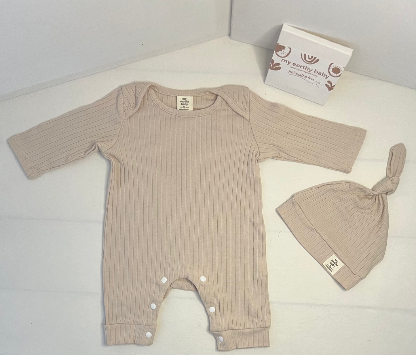 BEIGE AND FRUITY GIFT SET (onesie and hat, blanket, bib, teether, pacifier, hello world)